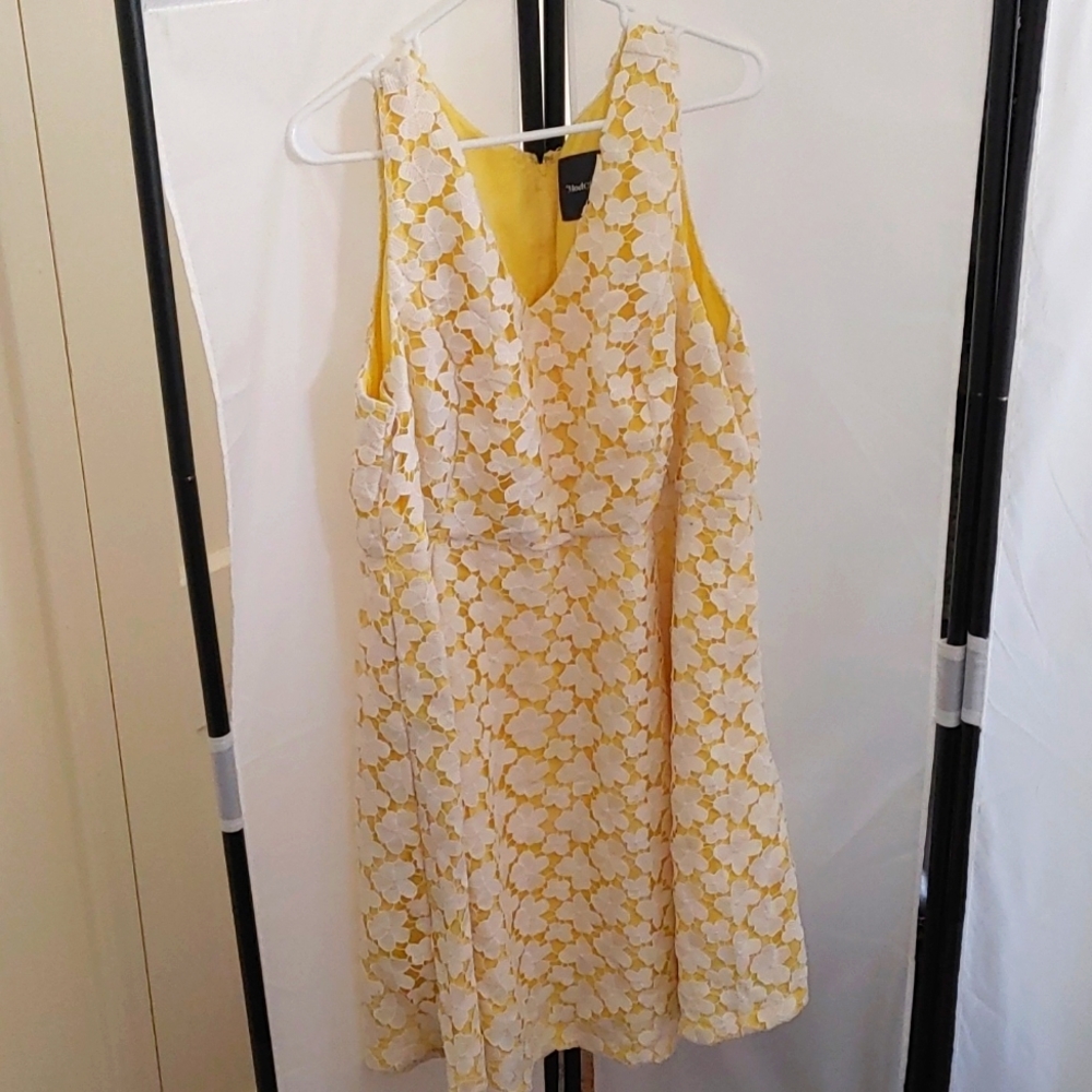 Yellow modcloth dress with pockets! 😍